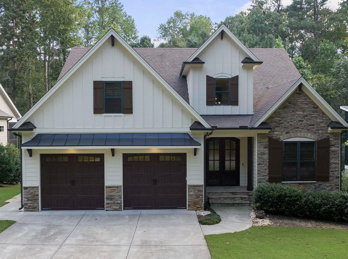 1005 Collins Dr, Raleigh, NC 27609. It was listed for $1,270,000 million with a ground lease. It’s now re-listed for $1.8 million with no ground lease.