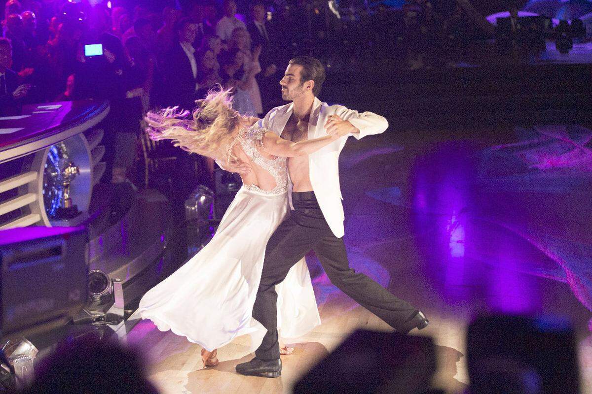 Peta Murgatroyd and Nyle DiMarco dance in 2016 on ABC's "Dancing With the Stars." The dancers won the season.