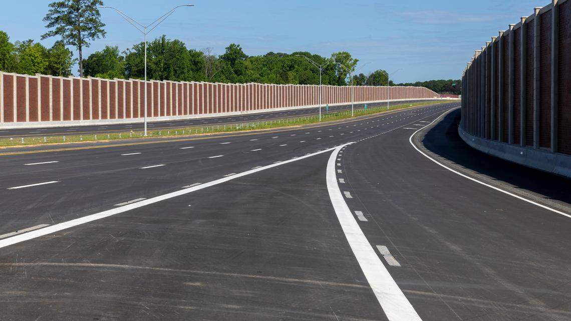 A section of US 401 between Raleigh and Fuquay-Varina will close briefly this month