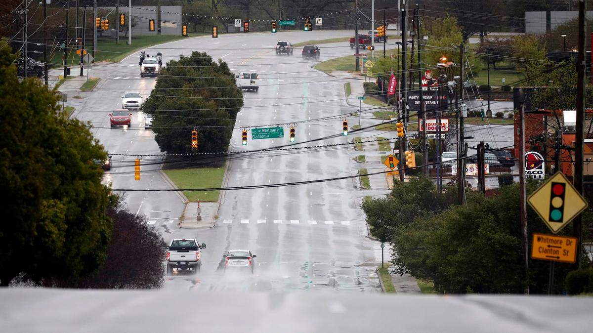 Traffic on Western Boulevard in Raleigh, N.C, looking east from Kent Road, was light Monday morning, March 23, 2020.