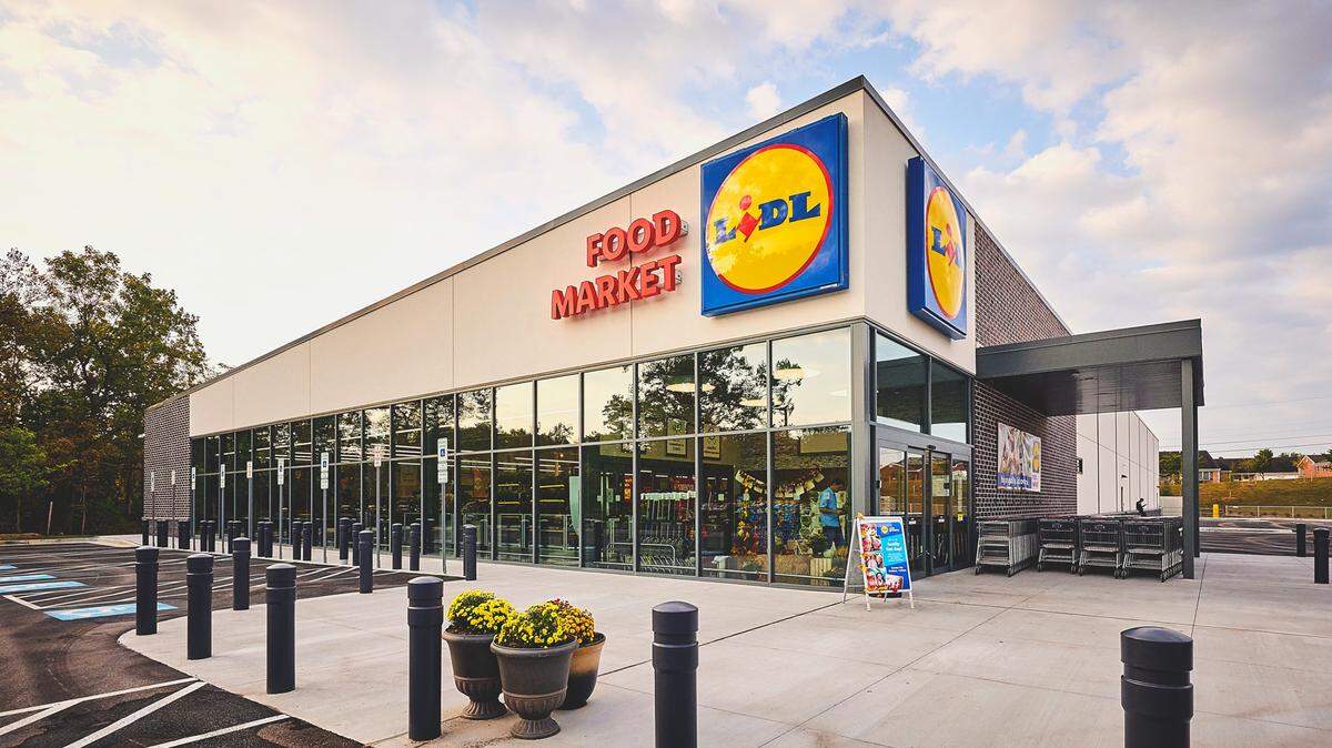 Are grocery stores in the Triangle open or closed New Year’s Eve + Day? Here’s a list