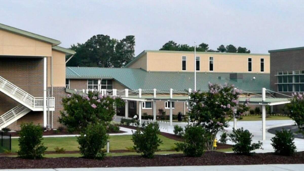 Lake Myra Elementary School in Wendell is closed on Aug.. 1 because of problems with its air conditioning system.