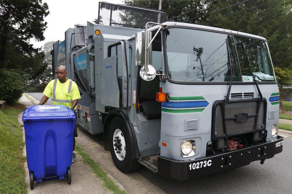 How to repair or replace curbside trash or recycling containers in Raleigh.