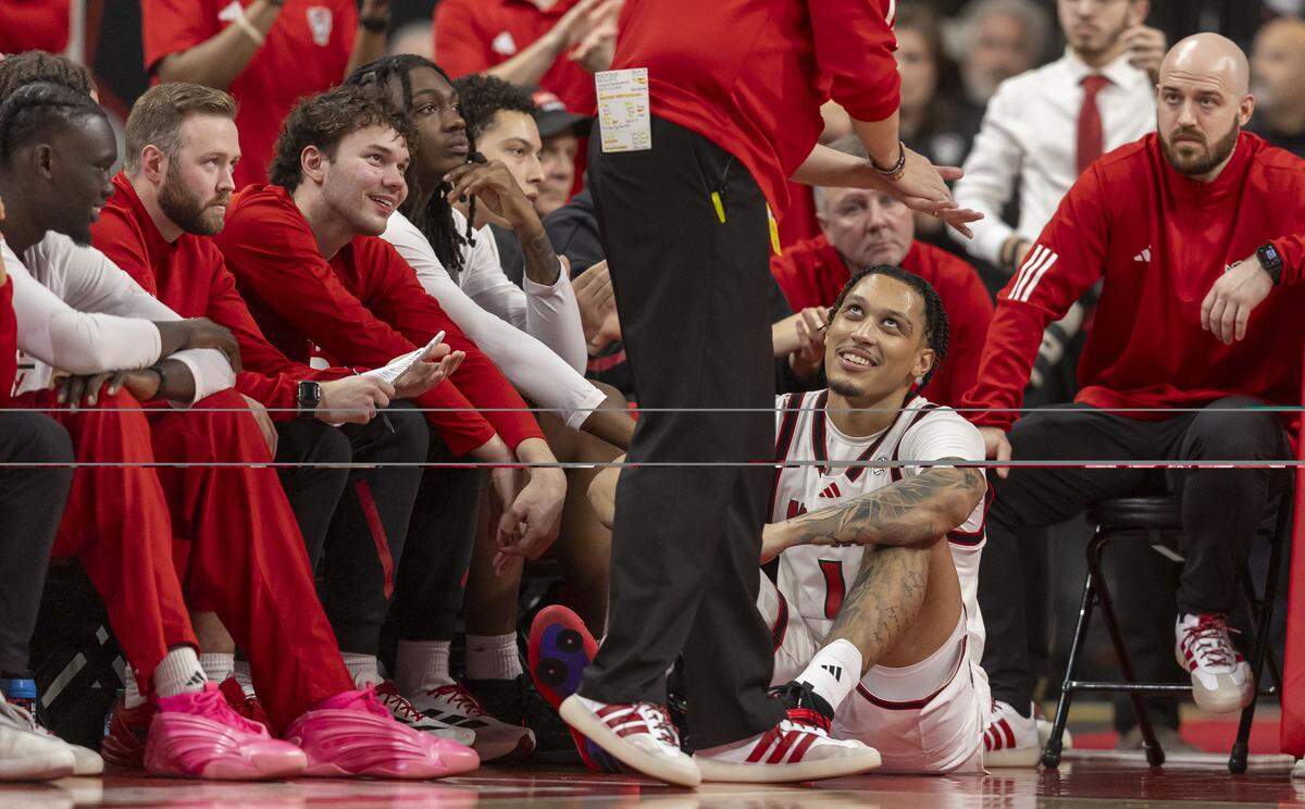 N.C. State coach Will Wade has a word with Darrion Williams (1) after taking his starters out of the game in the closing minutes of play against North Carolina on Tuesday, February 17, 2026 at Lenovo Center in Raleigh, N.C.