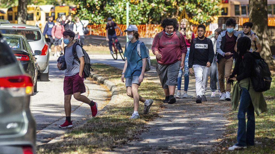 Carpool lines outside Leesville Road Elementary, Middle and High Schools were longer than usual Friday, Oct. 29, 2021. Wake County parents and students experienced bus delays and school officials warned of widespread delays as drivers began an expected sickout.
