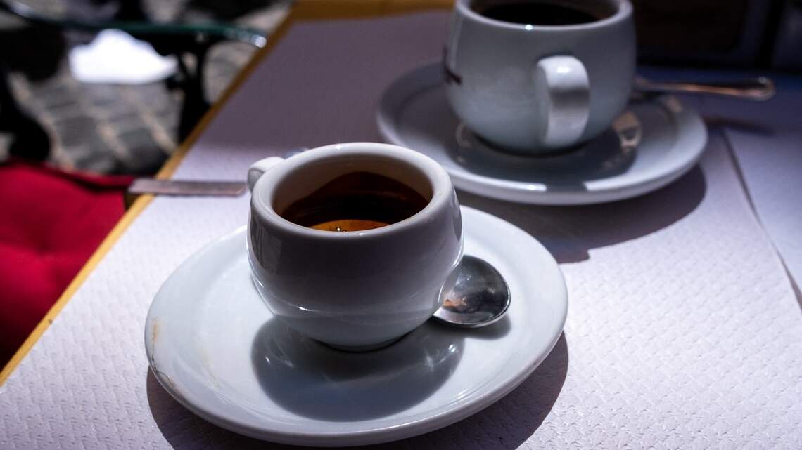High Caffeine Intake vs. Safe Daily Limits, Here’s What the FDA and Nutrition Experts Actually Recommend