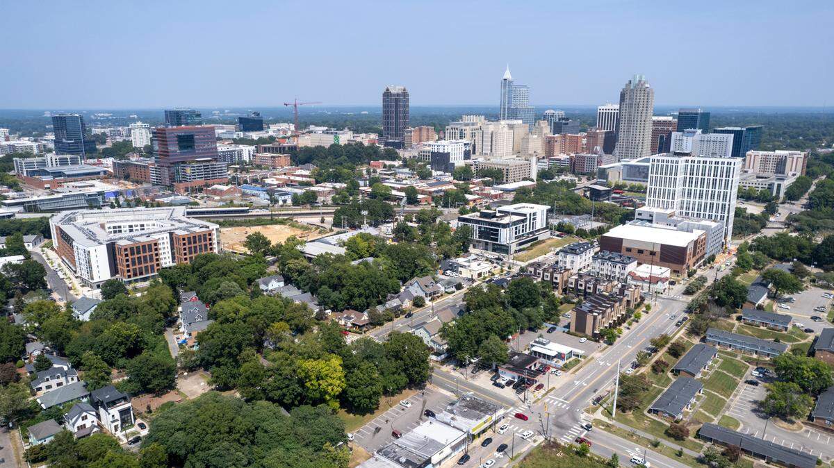 Western Governors University confirmed it will open an East Coast office in Raleigh’s Crabtree Valley neighborhood.   