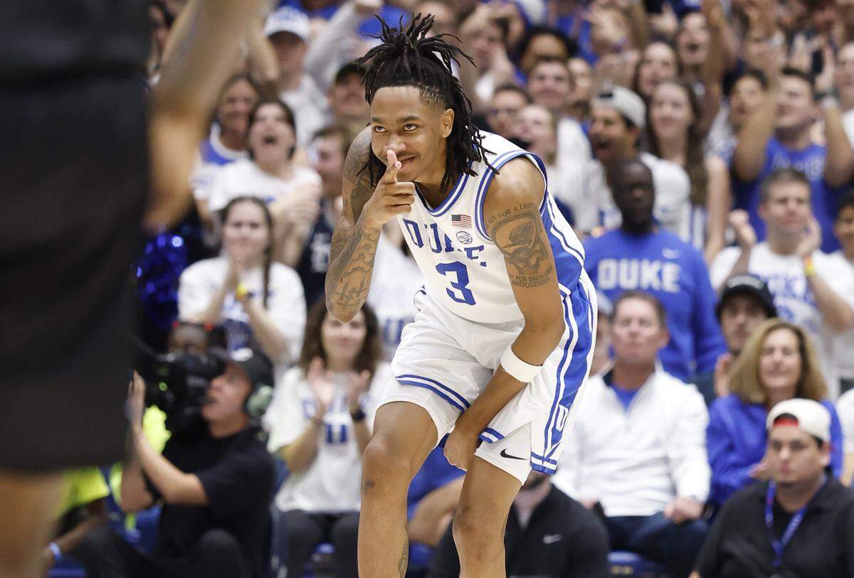 Duke’s Isaiah Evans (3) celebrates after hitting a three-pointer with 1:15 left in the game to give Duke a 76-70 lead during Duke’s 82-75 victory over SMU at Cameron Indoor Stadium in Durham, N.C., Saturday, Jan. 10, 2026.