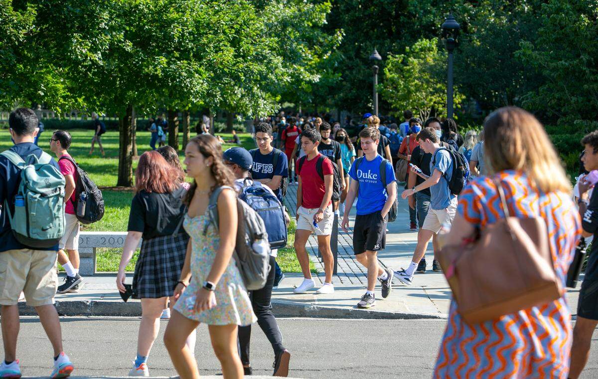 Students walk to first day of classes (FDOC) on Duke’s west campus to kick off the Fall 2021 semester.