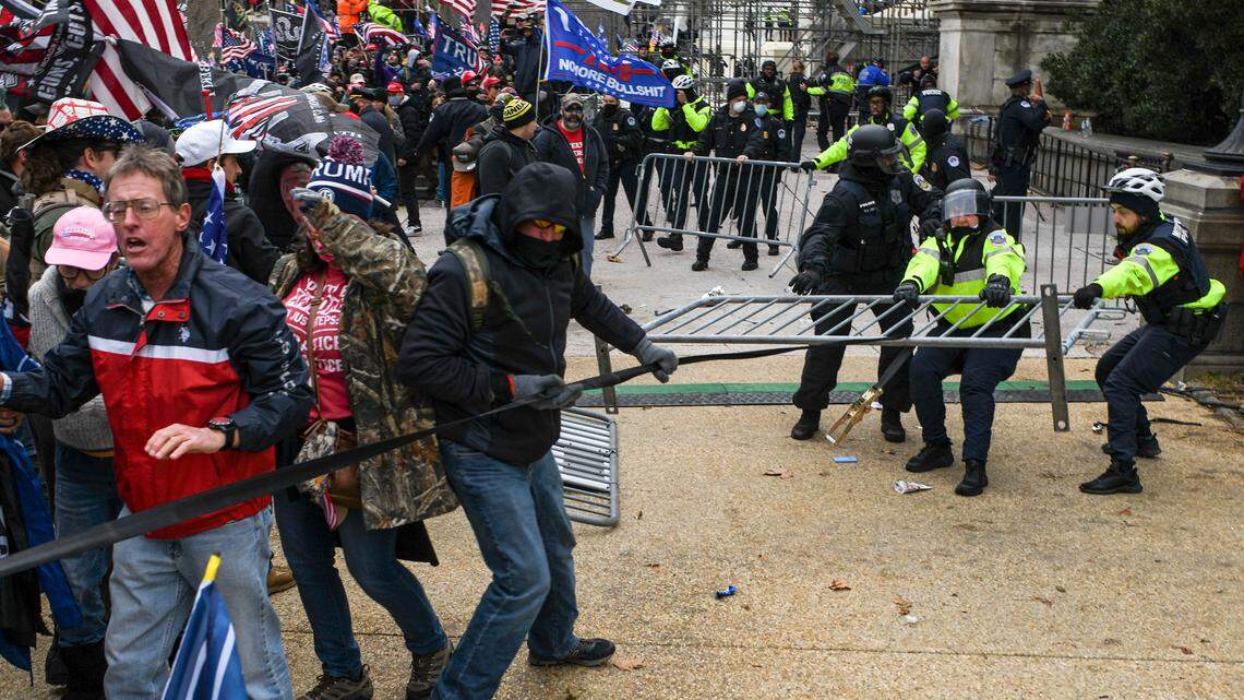 Biden calls on Trump to ‘step up’ and ask his supporters to withdraw from Capitol