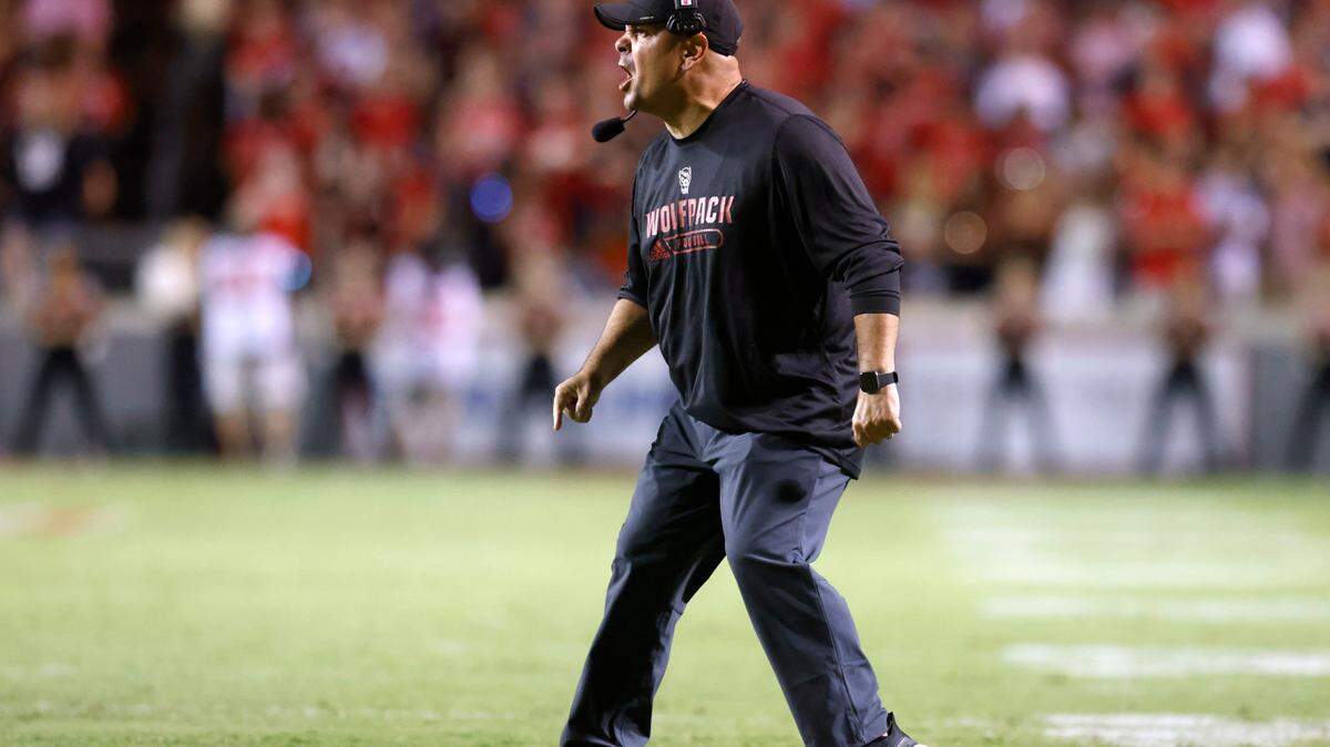 N.C. State defensive coordinator Tony Gibson yells to his players during the second half of N.C. State’s 45-0 victory over USF at Carter-Finley Stadium in Raleigh, N.C., Thursday, Sept. 2, 2021.