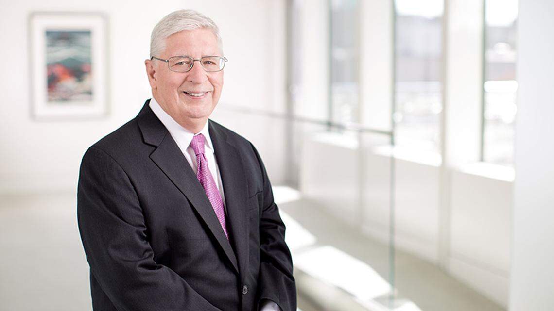 Walter Dellinger, a Duke Law professor who served in the nation’s highest legal offices, has died.