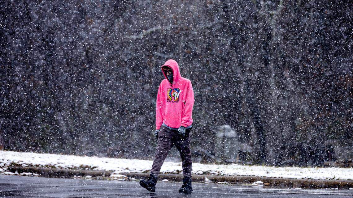 Latest forecast: Timeline of Monday snowfall for Triangle area, what to expect