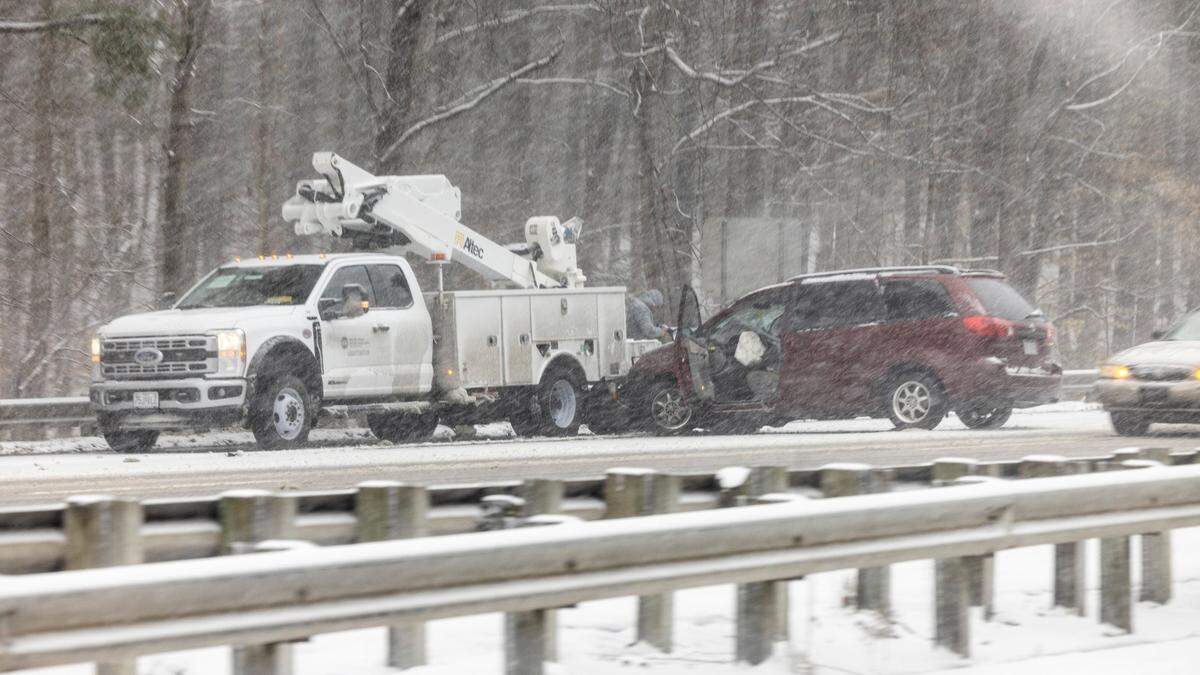 Scow accumulates as an accident slows westbound traffic on I-40 outside Raleigh on Wednesday, Feb. 19, 2024.