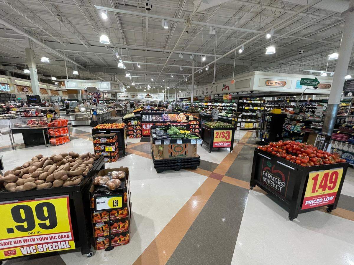 Grocery stores are open Christmas Eve, but may close earlier than usual. 