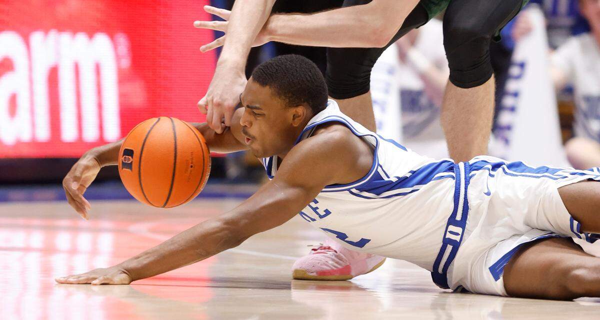 Duke’s Jaylen Blakes (2) dives after a loose ball during the second half of Duke’s 80-56 victory over Charlotte at Cameron Indoor Stadium in Durham, N.C., Saturday, Dec. 9, 2023.
