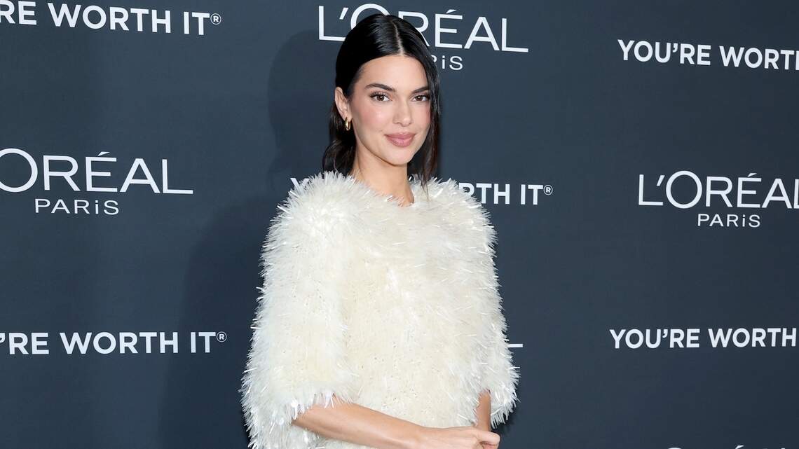 Kendall Jenner Says This Weighted Blanket Helped Manage Her Anxiety: Everything to Know