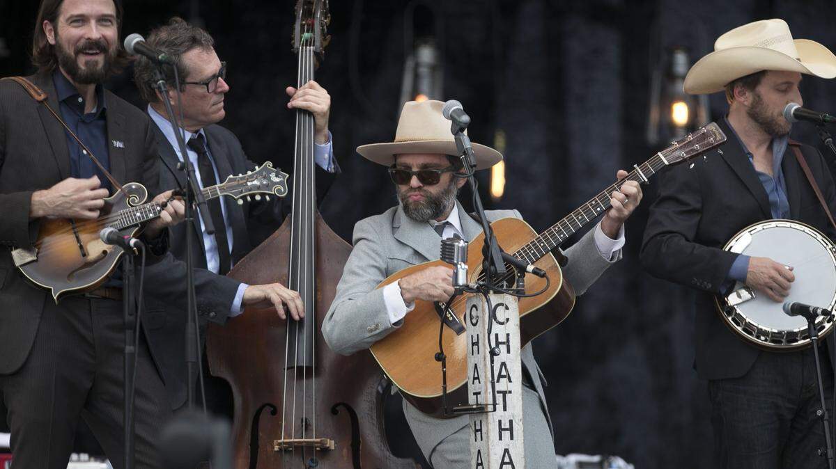 Chatham County Line, performing during IMBA’s Wide Open Bluegrass Festival in 2018, will play at a “Statewide Singing Circle” concert Nov. 26 to celebrate North Carolina’s featured in Oxford American’s Southern Music Issue. The roster includes North Carolina musicians: Tift Merritt, Shirlette Ammons, Phil Cook, Alice Gerrard, Chris Stamey and others.