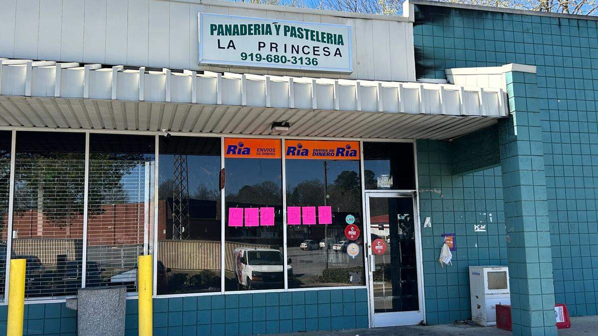 Black smoke damage can be seen on the building walls and windows of the Panaderia y Pasteleria La Princesa bakery on Tuesday, March 7, 2023.