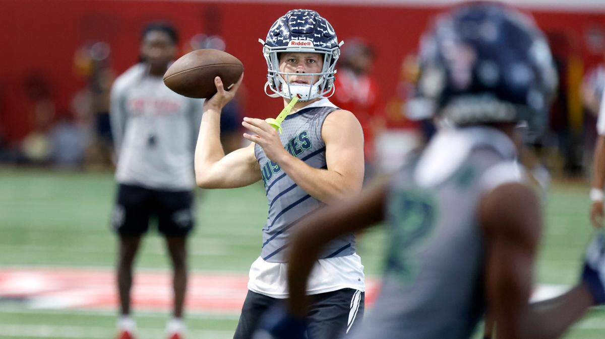 Heritage High School’s Lex Thomas participates in 7-on-7 at the Close-King Indoor Practice Facility in Raleigh, N.C., on Thursday, June 16, 2022.