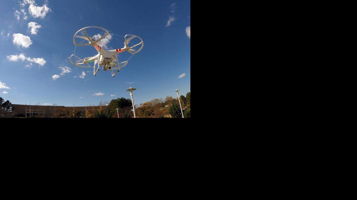 HUDDLEDRONE2SP103014cel