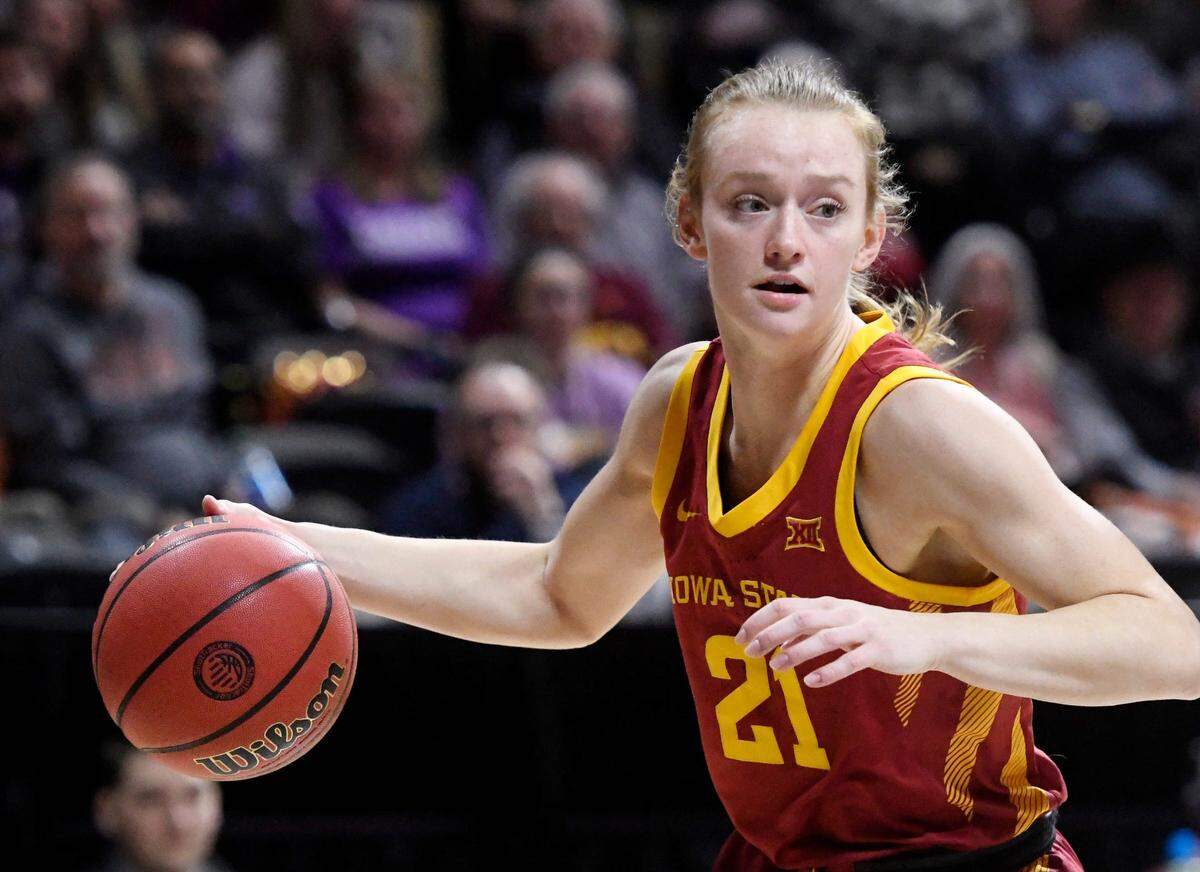 Iowa State’s guard Lexi Donarski (21) dribbles the ball against Oklahoma in the Big 12 basketball tournament semifinal, Saturday, March 11, 2023, at Municipal Auditorium in Kansas City, Mo.