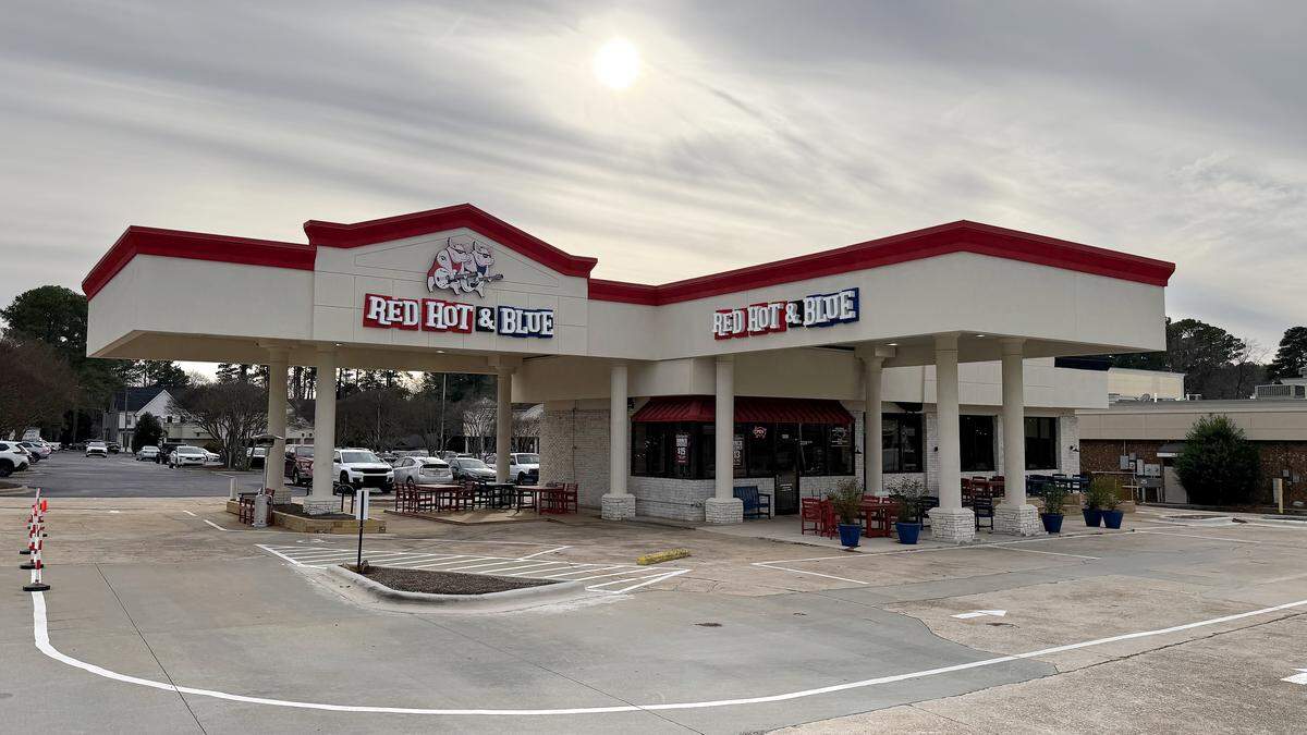 Clyde Cooper’s BBQ announced on New Year’s Day that it will move from it’s longtime downtown Raleigh location to the Red Hot & Blue barbecue spot at North Raleigh’s Quail Corners Shopping Center on Millbrook and Falls of Neuse roads later this month.