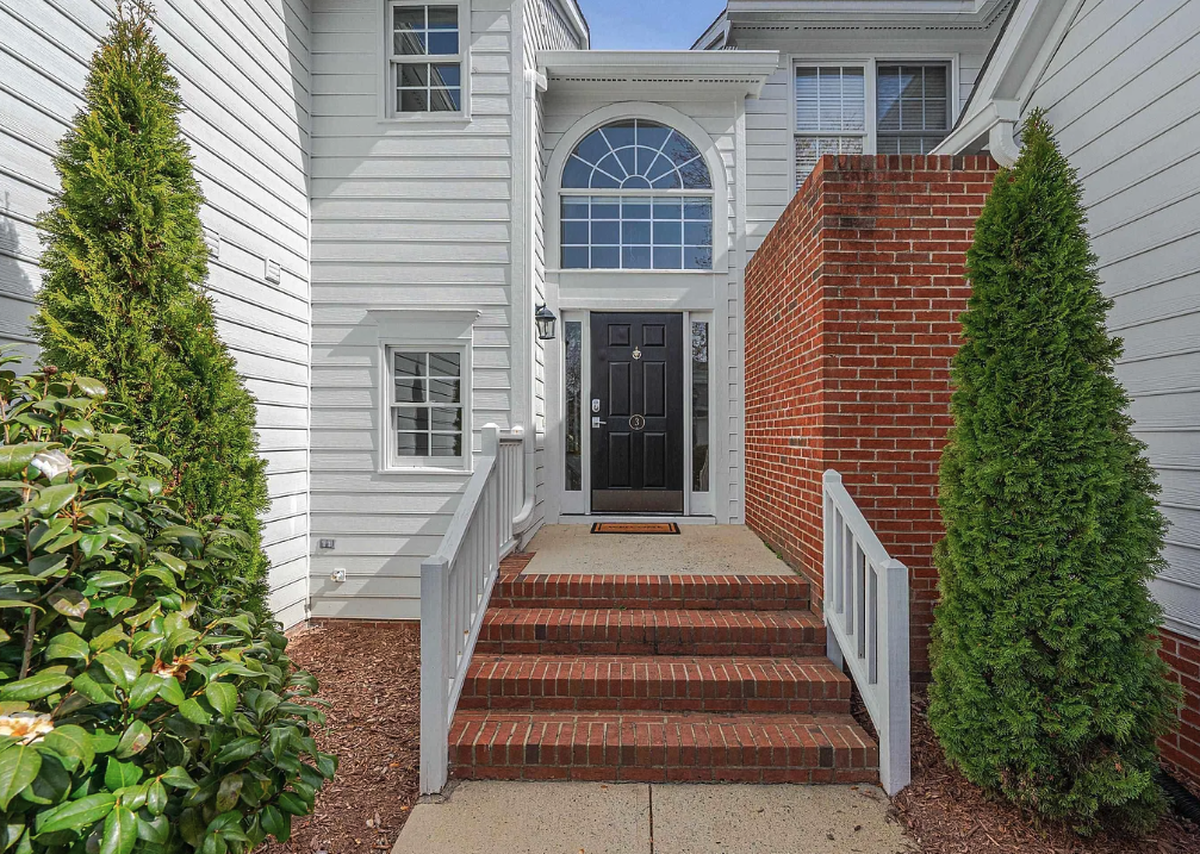 3 Lake Hill Dr, Durham, 27713