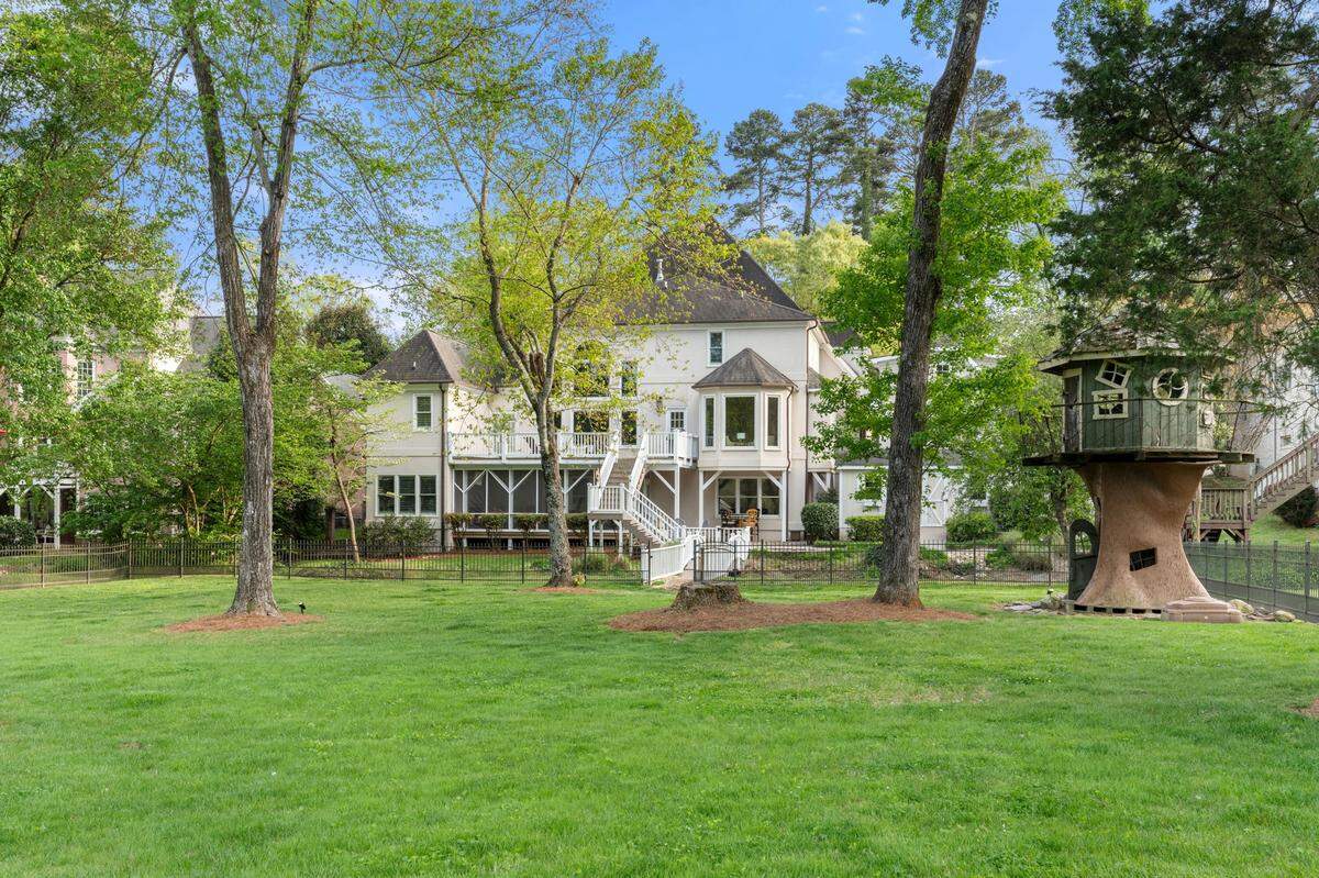 5586 Anson Rd, Greensboro, NC 27407