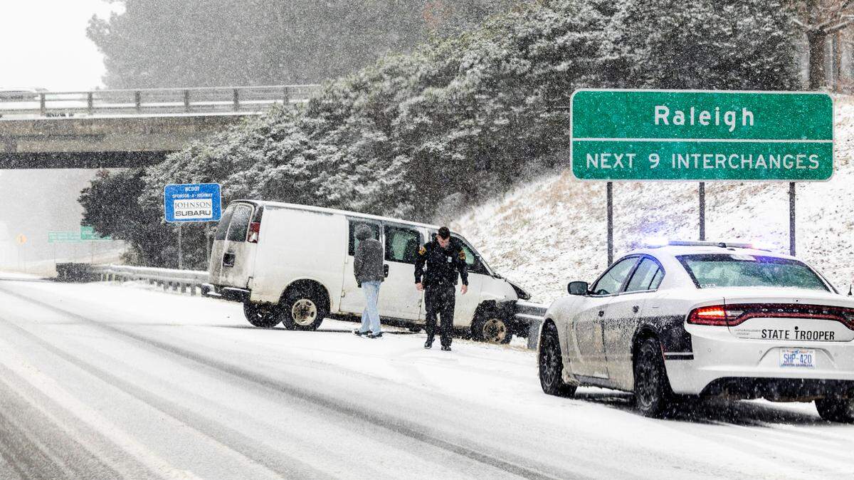 Snow, ice & polar chill arrive in Raleigh, central NC today. Here’s when and what to expect