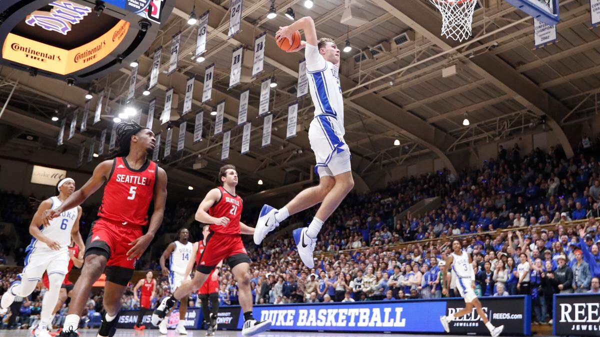 Duke’s Cooper Flagg (2) heads to slam in two during Duke’s 70-48 victory over Seattle at Cameron Indoor Stadium in Durham, N.C., Friday, Nov. 29, 2024.