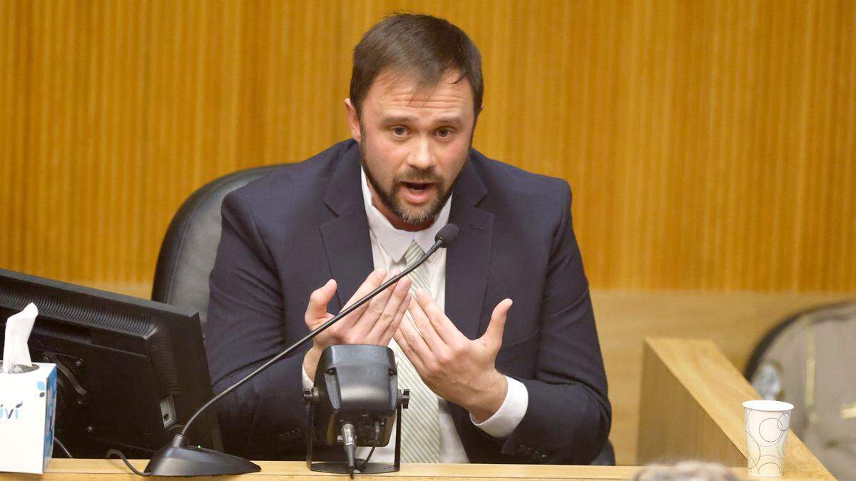 Denial of blackmail, details of sexual affair emerge in JoCo school board member testimony