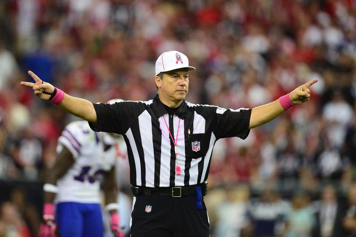NFL referee Al Riveron during the game between the Buffalo Bills against the Arizona Cardinals at University of Phoenix Stadium.
