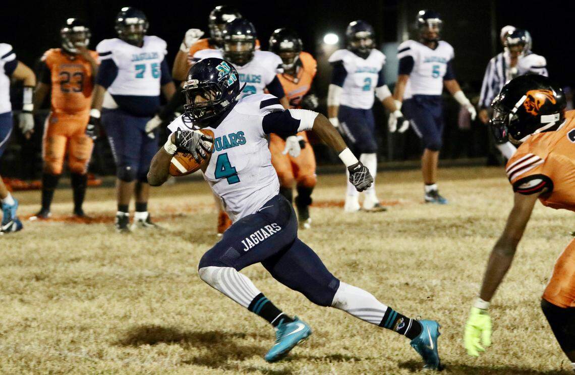 Na’Jae Newsome (4) breaks off a long run during Northampton County High School’s 20-12 victory over North Edgecombe High School in the semifinals of the North Carolina 1A High School Football Playoffs in Tarboro, N.C. on December 6, 2019.