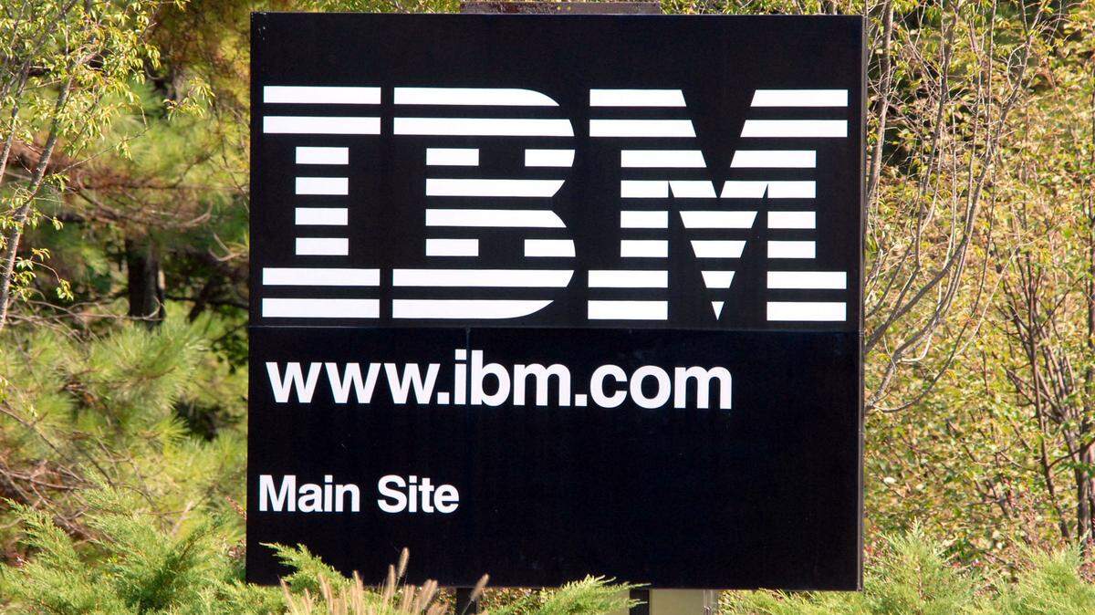 Earns IBM