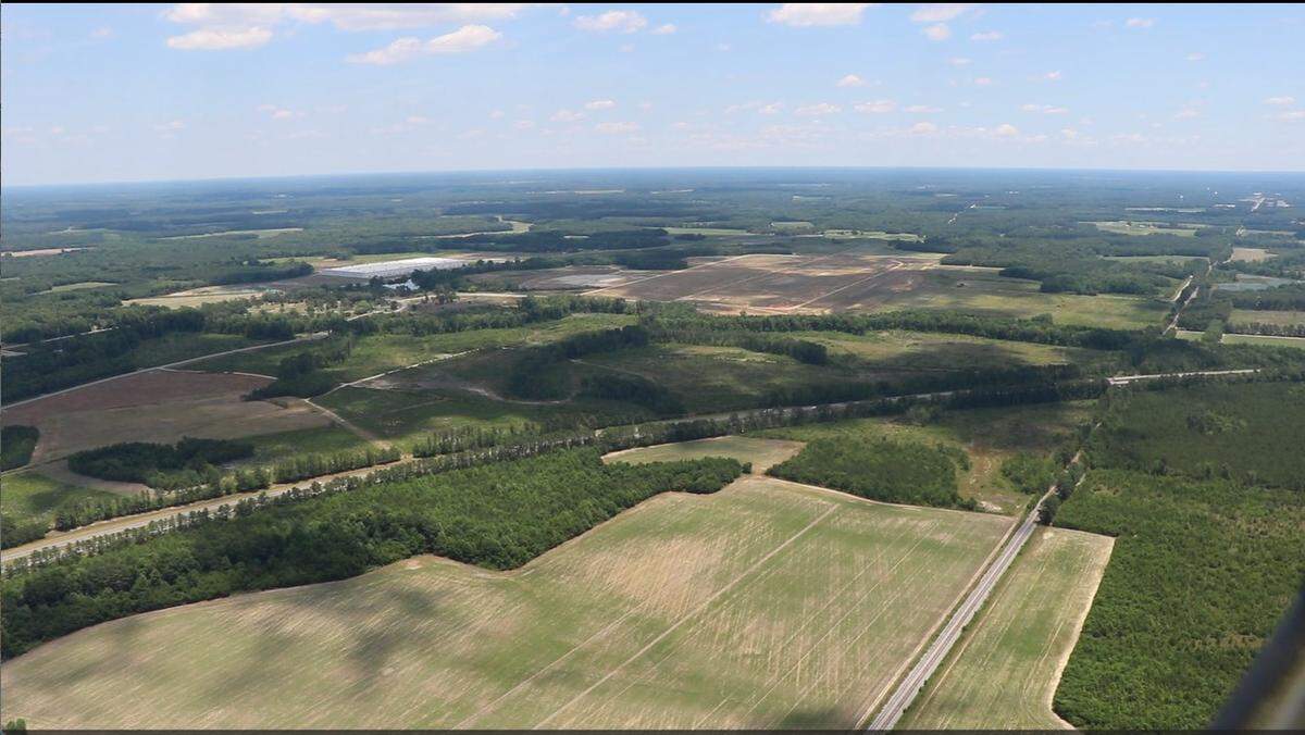 Aerial footage of the Edgecombe County megasite where Natron Energy has committed to build a $1.4 billion sodium-ion battery plant. 