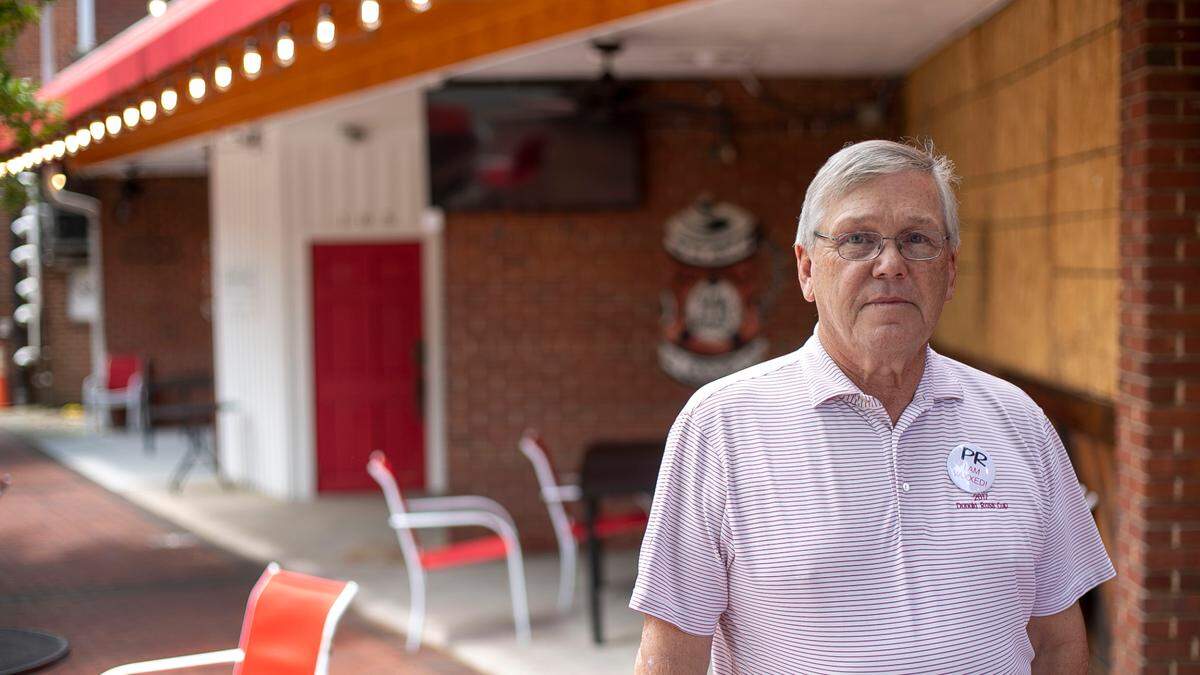 Players Retreat owner Gus Gusler will re-open his historic restaurant and bar on June 23, 2021 after being closed for more a year during the COVID-19 pandemic. The business will re-open with a policy of only allowing vaccinated customers to enter the facility on Oberlin Road to protect his employees, their families, and customers. Those that are not vaccinated will be seated outside.