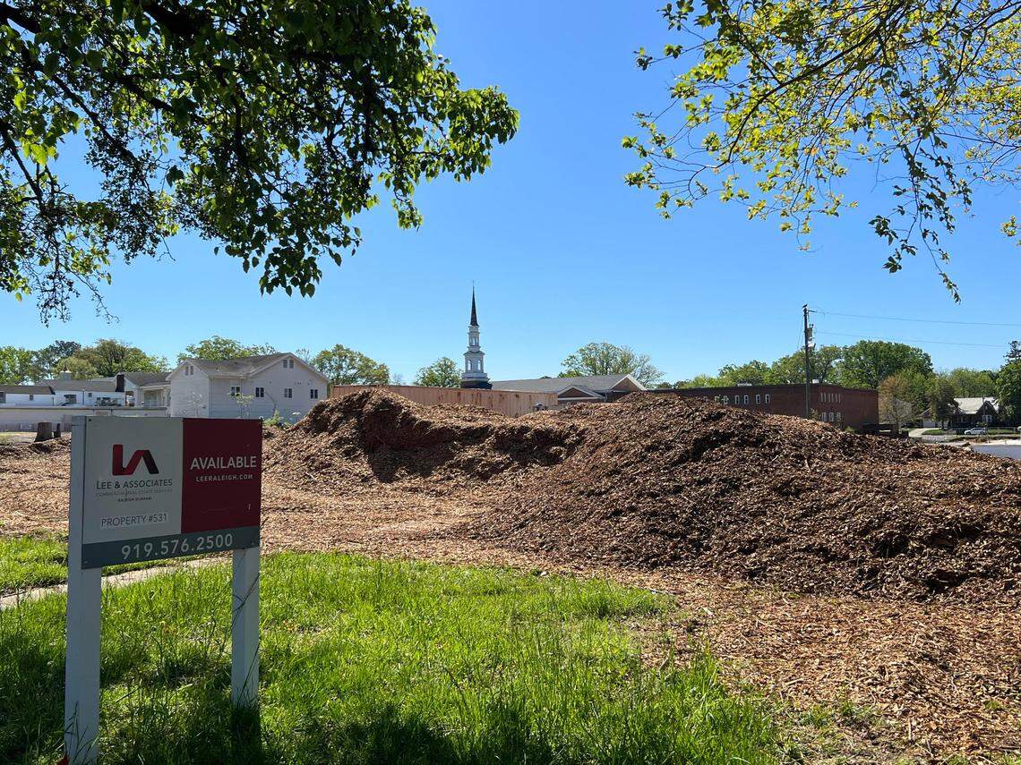 On the corner of W. Chatham Street and S. Harrison Avenue in Cary, NC, a mixed-use development project will offer parking, retail and office space, and 195 units for multi-family condos. Family commerical company Northwoods Associates, LLC is spearheading the project in partnership with the town of Cary, First Baptist Church of Cary and NorthView Partners.