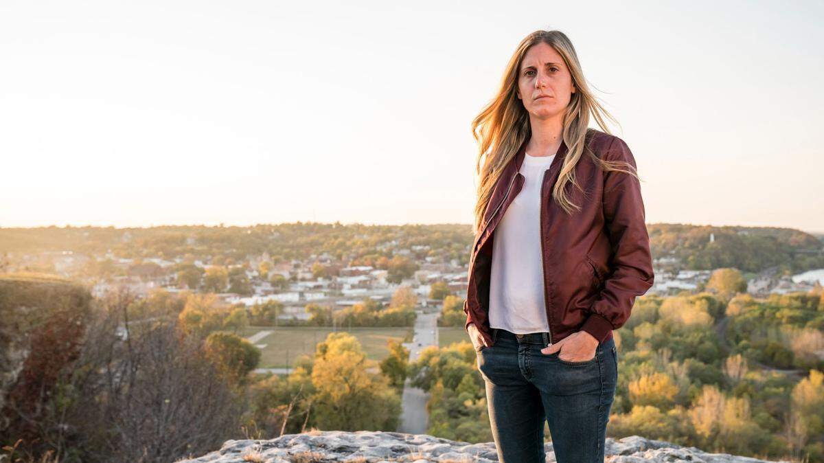 In the true crime docuseries “Relentless,” streaming on Discovery+, filmmaker Christina Fontana becomes obsessed in her search for the truth surrounding the disappearance of Christina Whittaker in Hannibal, Missouri.