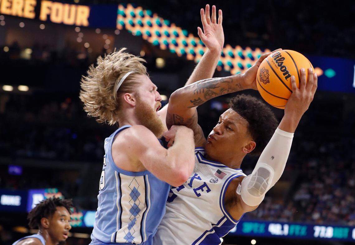 North Carolina’s Brady Manek (45) defends Dukeís Paolo Banchero (5) during the second half of UNCís 81-77 victory over Duke in the Final Four at Caesars Superdome in New Orleans, La., Saturday, April 2, 2022.