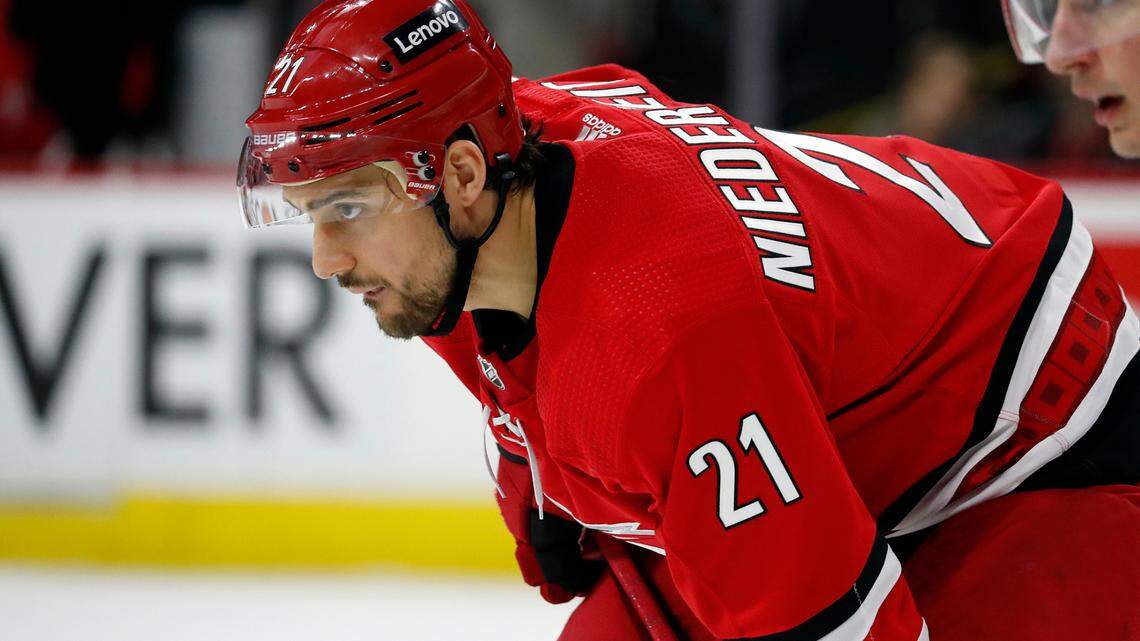 Carolina Hurricanes’ Nino Niederreiter (21), seen in March 12 game against Flyers, will have hearing with NHL Player Safety over slashing incident in March 18 game against Washington. (AP Photo/Karl B DeBlaker)
