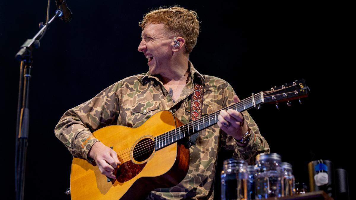 Tyler Childers plays Raleigh, N.C.’s Coastal Credit Union Music Park at Walnut Creek, Wednesday night, April 23, 2025.
