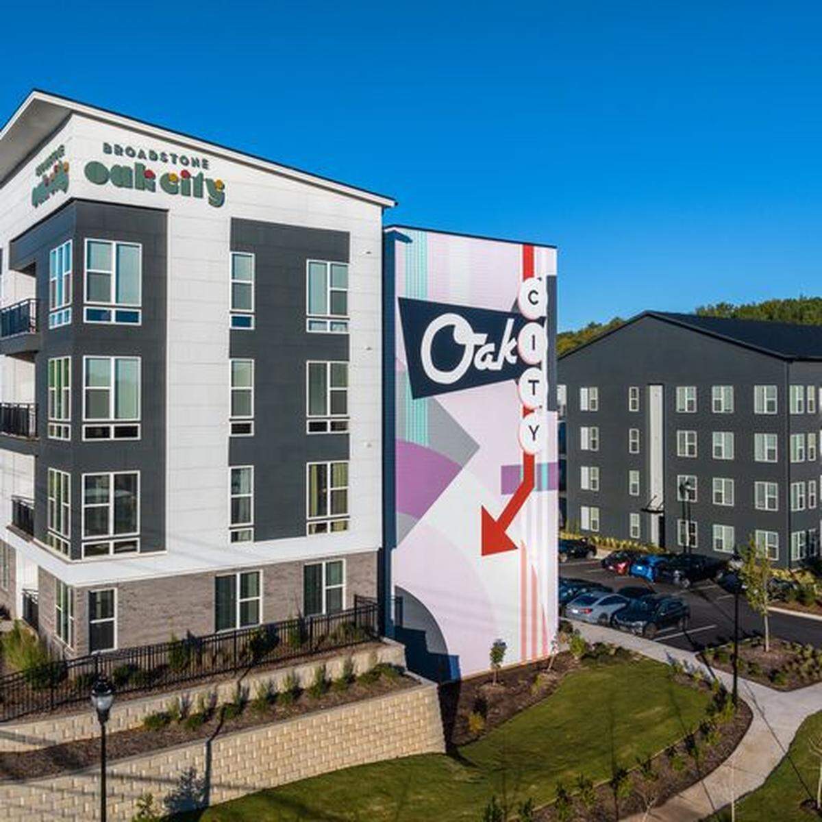 The entrance of Alliance Residential Co.’s new Broadstone Oak City, a 335-unit apartment community located at 2911 Mid-Century Drive.