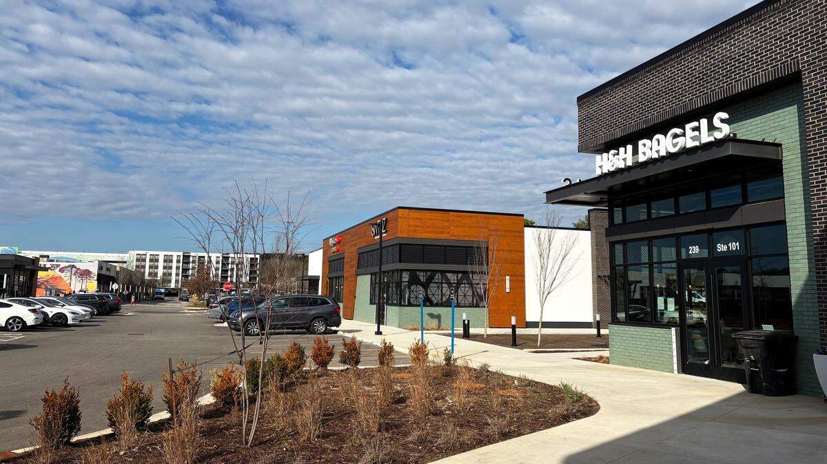 H&H Bagels employees could start unpacking supplies and equipment by the end of 2025, according to a contractor working on the project. The bagel restaurant is expected to open its doors in January 2026.