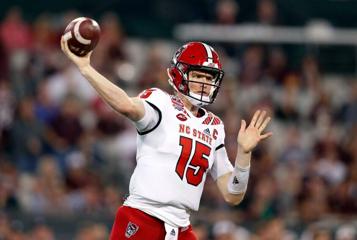 N.C. State quarterback Ryan Finley (15) passes during the first half of N.C. State’s game against Texas A&M in the TaxSlayer Gator Bowl at TIAA Bank Field in Jacksonville, Fla., Monday, Dec. 31, 2018.
