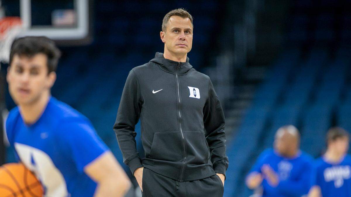 Duke head coach Jon Scheyer watches the Blue Devils’ practice on Wednesday, March 15, 2023 at the Amway Center in Orlando, Fla.