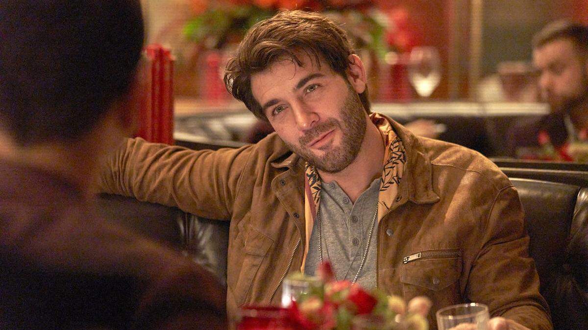 James Wolk as Joe Kimbreau in the NBC series “Ordinary Joe.”