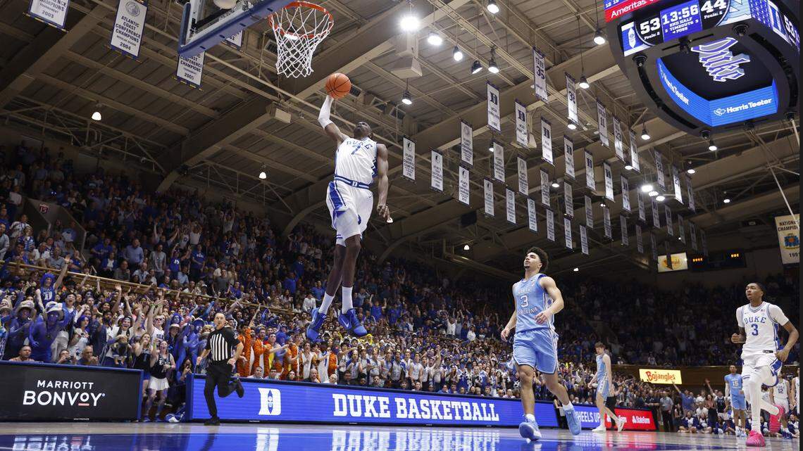 Duke’s Dame Sarr (7) heads to slam in two during Duke’s 76-61 victory over UNC at Cameron Indoor Stadium in Durham, N.C., Saturday, March 7, 2026.