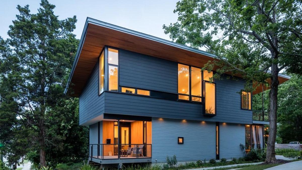 In downtown Raleigh’s Hungry Neck neighborhood, Craig Kerins of The Raleigh Architecture Company designed and built a home for a well-known community chef.