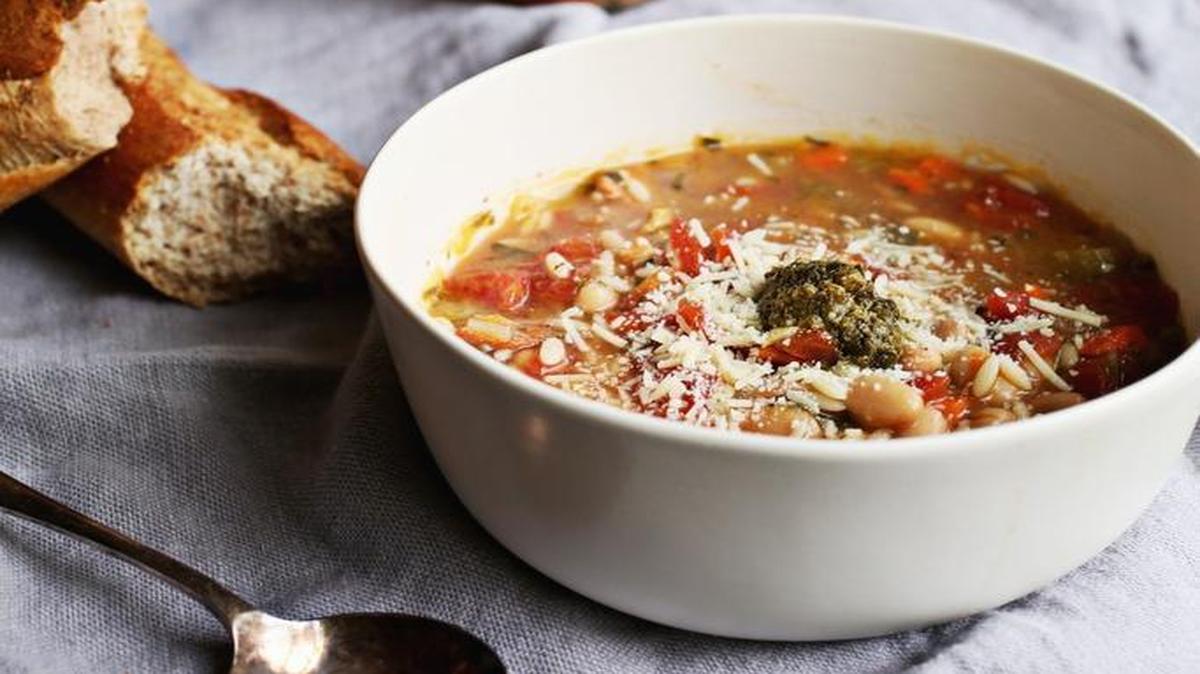 Italy’s traditional pasta and bean soup, Pasta e Fagioli, is simple and satisfying. In this version, the stock is scented with fresh rosemary, generous chunks of cubed boneless pork loin roast, white beans, garlic, tomatoes and a small shaped pasta. Serve it with warm, crusty bread. The recipe comes from “Soup Swap” by Kathy Gunst.